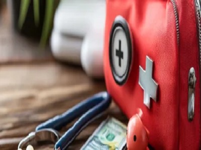 Spoedlening – klok en bankbiljetten